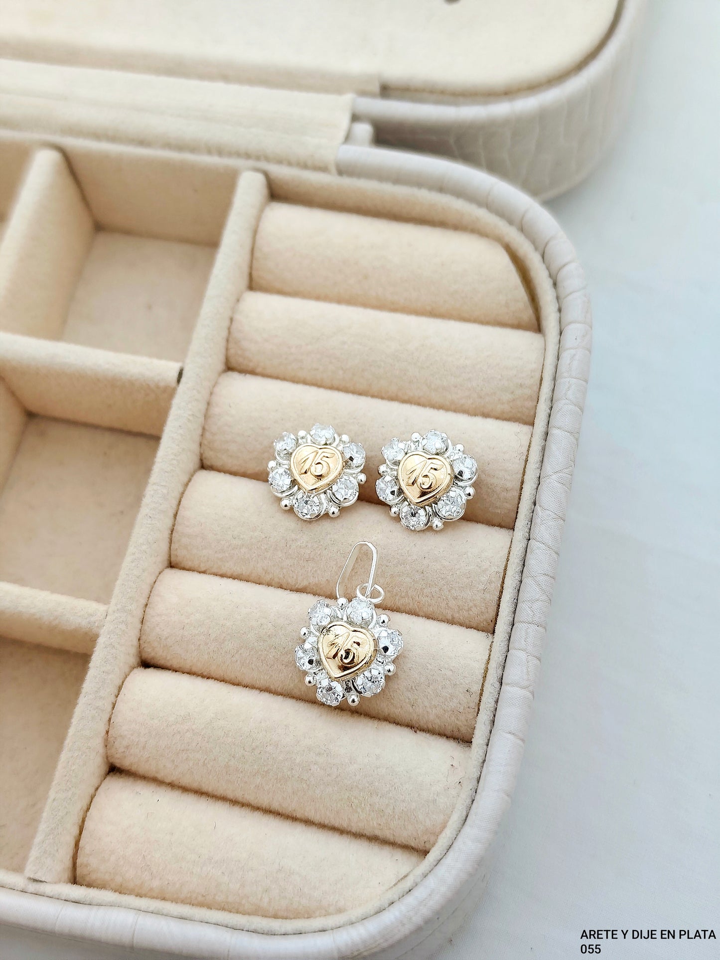 ARETES Y DIJE EN PLATA