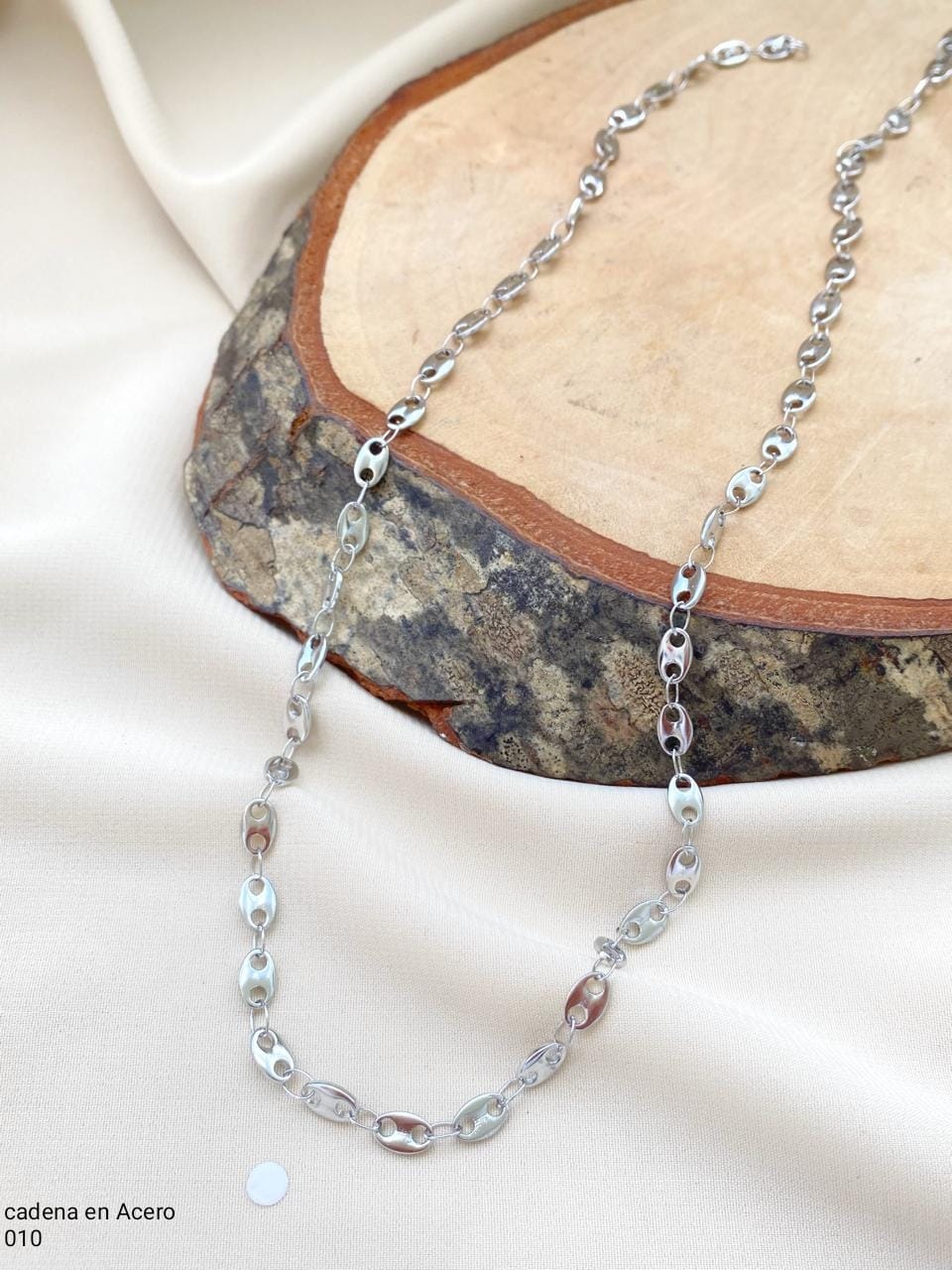 Cadena en acero