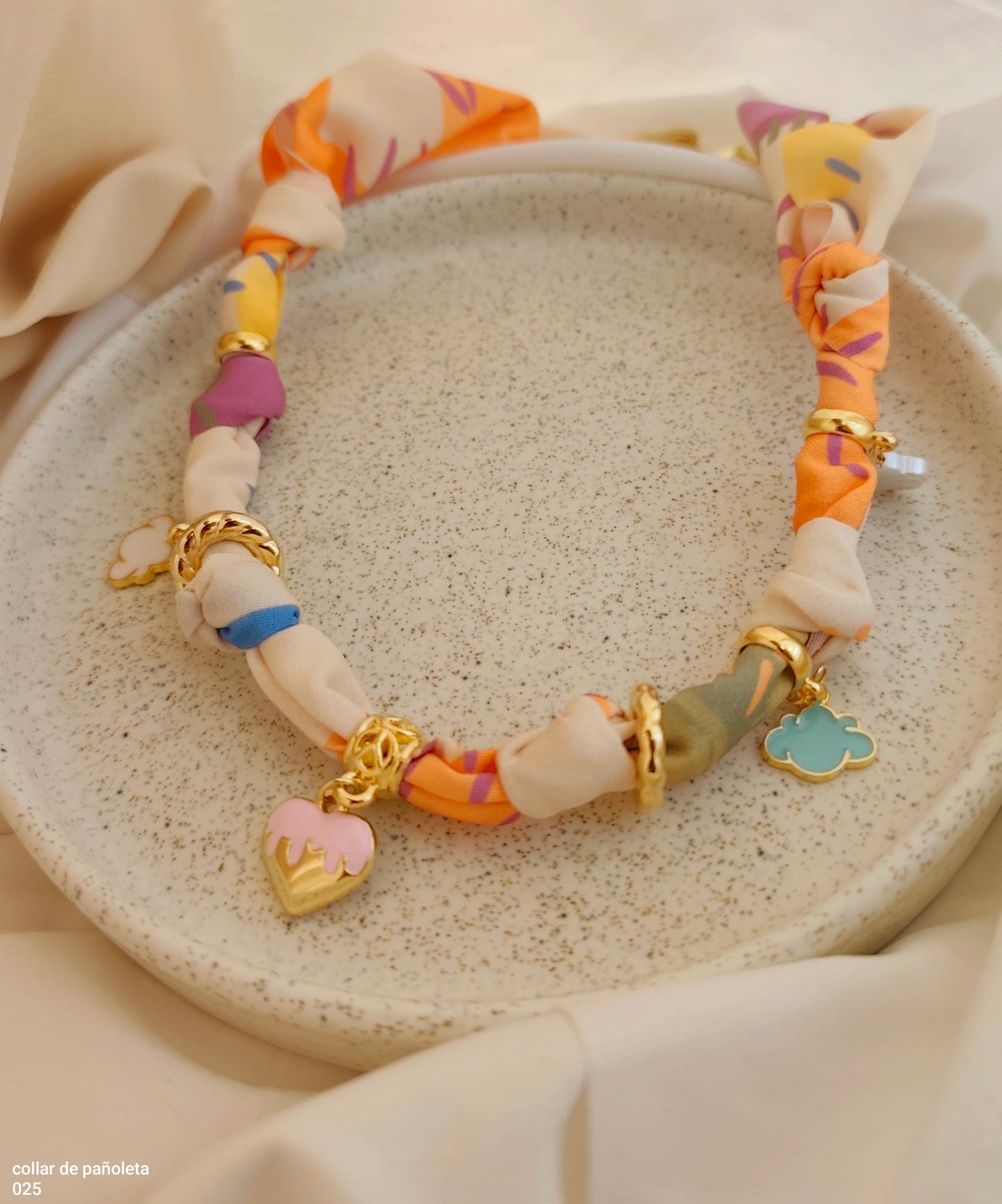 COLLAR DE PAÑOLETA