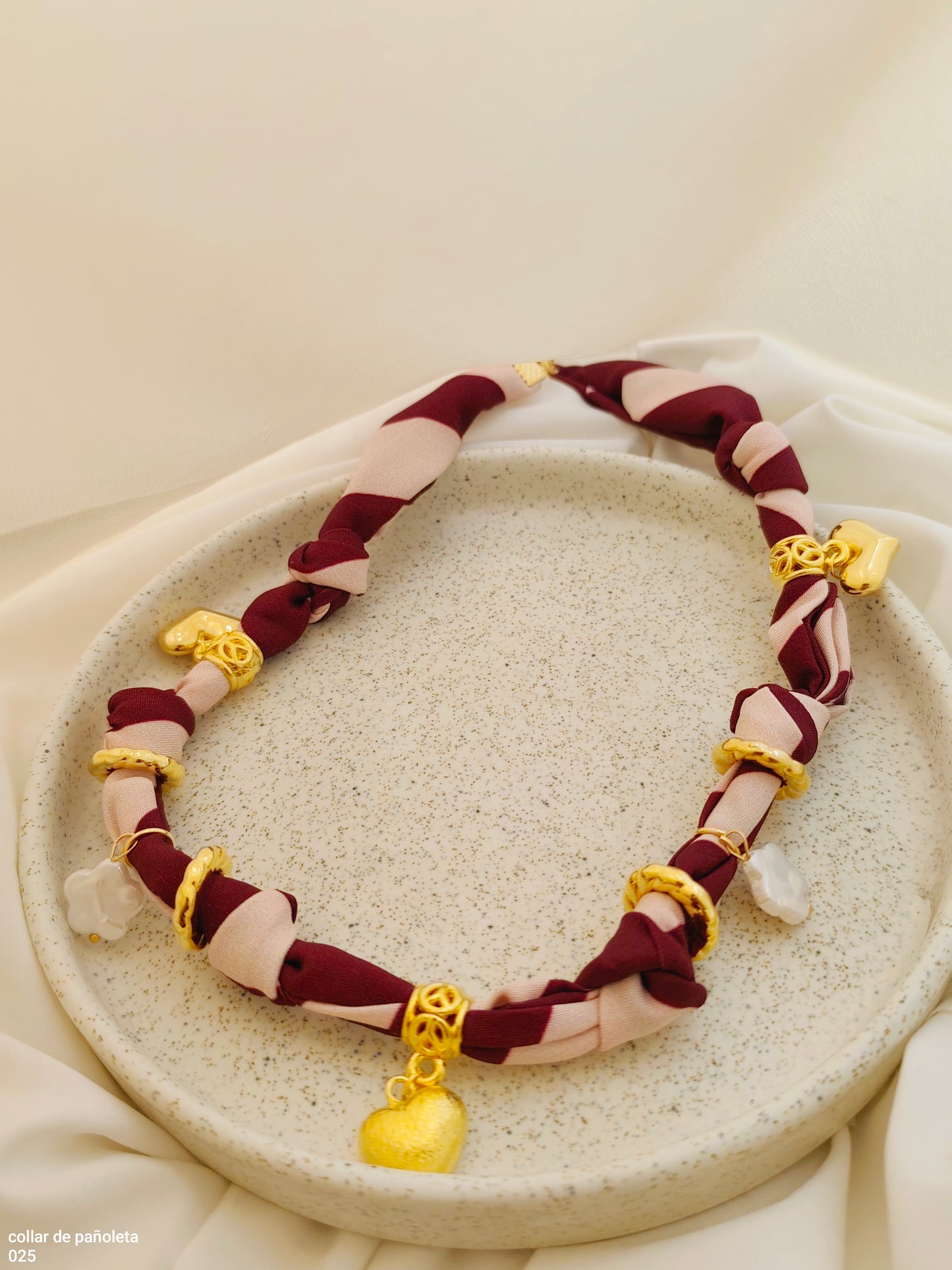 COLLAR DE PAÑOLETA