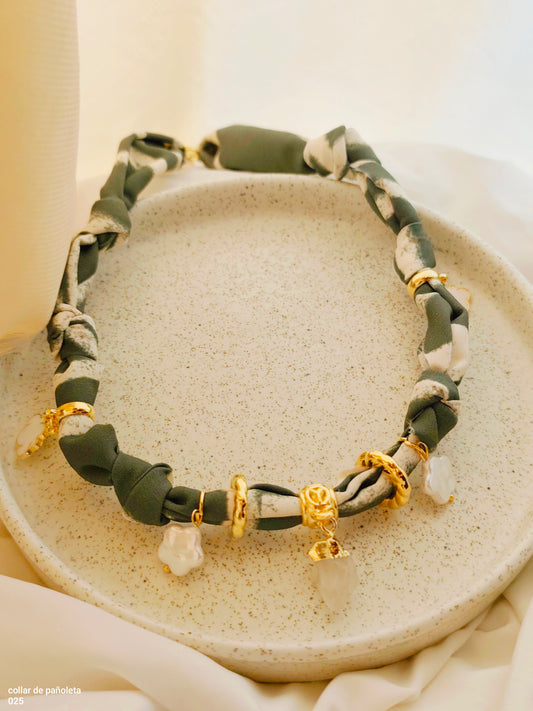 COLLAR DE PAÑOLETA