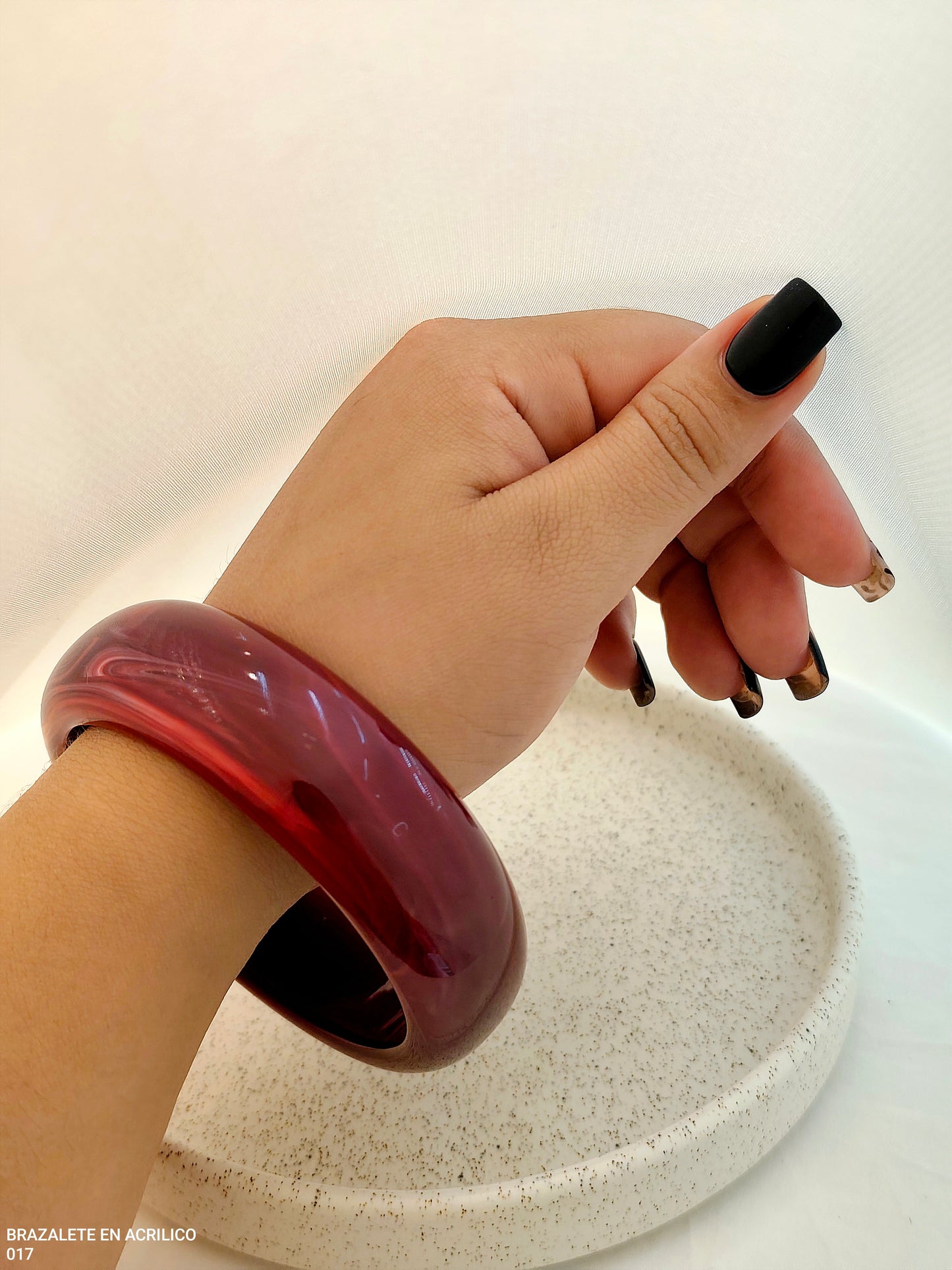 BRAZALETE EN ACRILICO