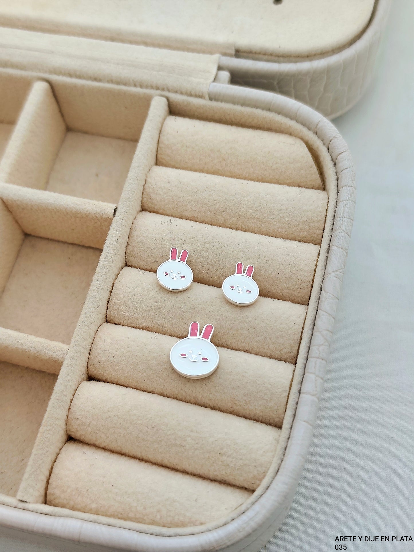 ARETES Y DIJE EN PLATA