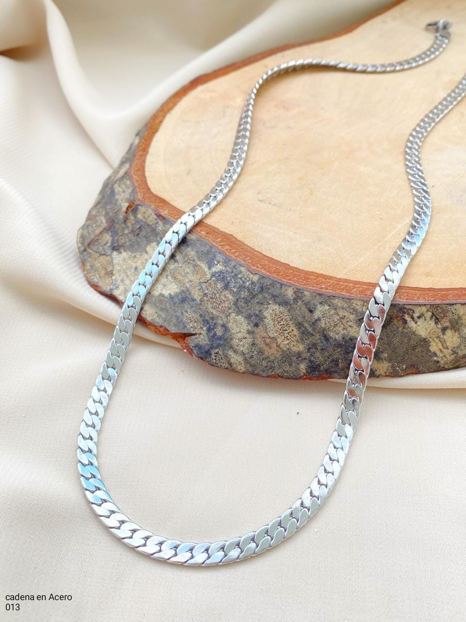 Cadena en acero