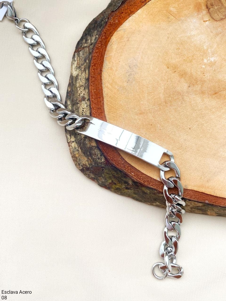 Esclava en Acero